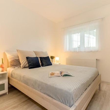 Apartmany Jedovary Trhove Sviny Ngoại thất bức ảnh