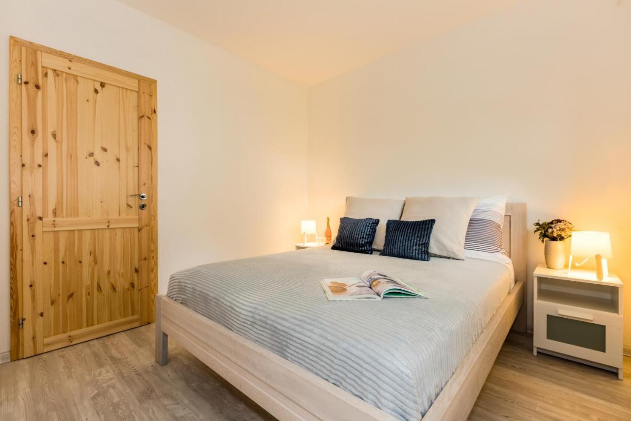 Apartmany Jedovary Trhove Sviny Ngoại thất bức ảnh